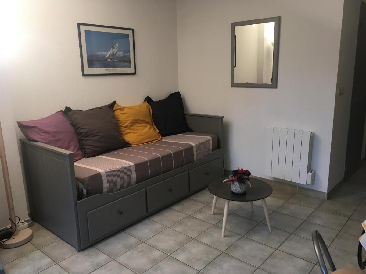 Sanary Sur Mer Appartement 30M2 T2 Avec Terrasse Piscine 10Min A Pied De La Plage Екстериор снимка